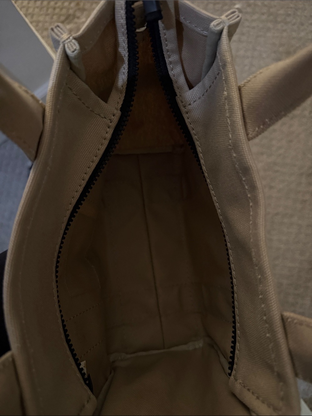 Marc Jacobs Beige Canvas Tote with Bold Black Logo Strap - Picture 5 of 7